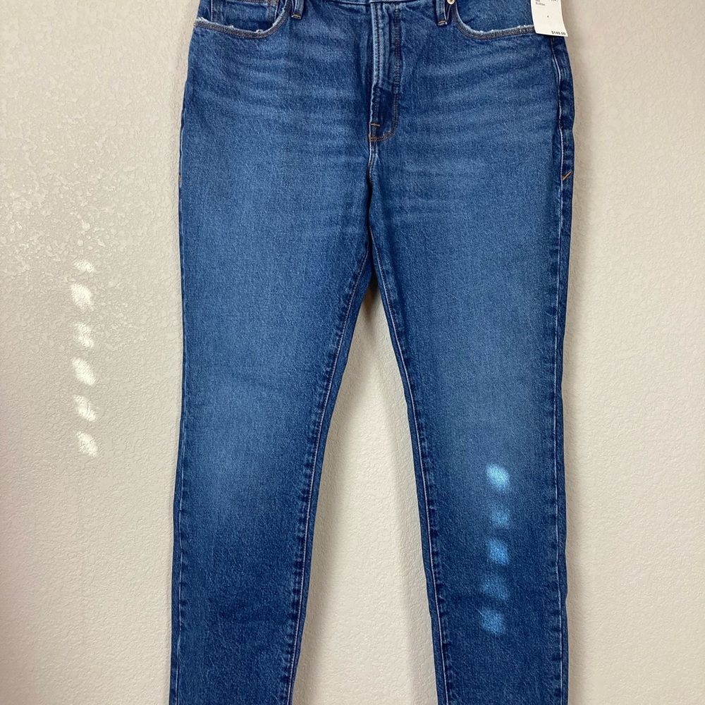 Good American Straight Leg Jeans in Medium Blue